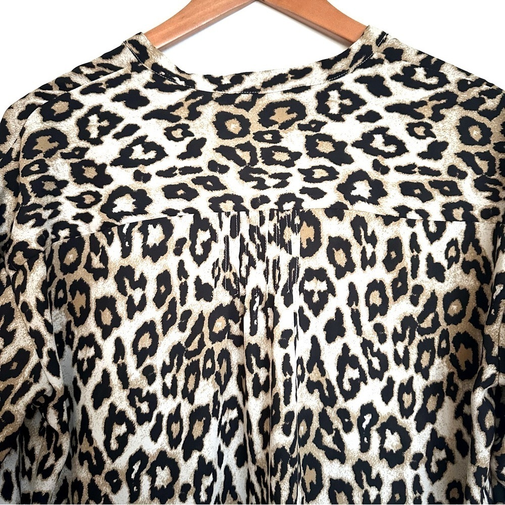 Banana Republic Elegant Blouse in Classic Cheetah Print Size Small - Picture 9 of 11